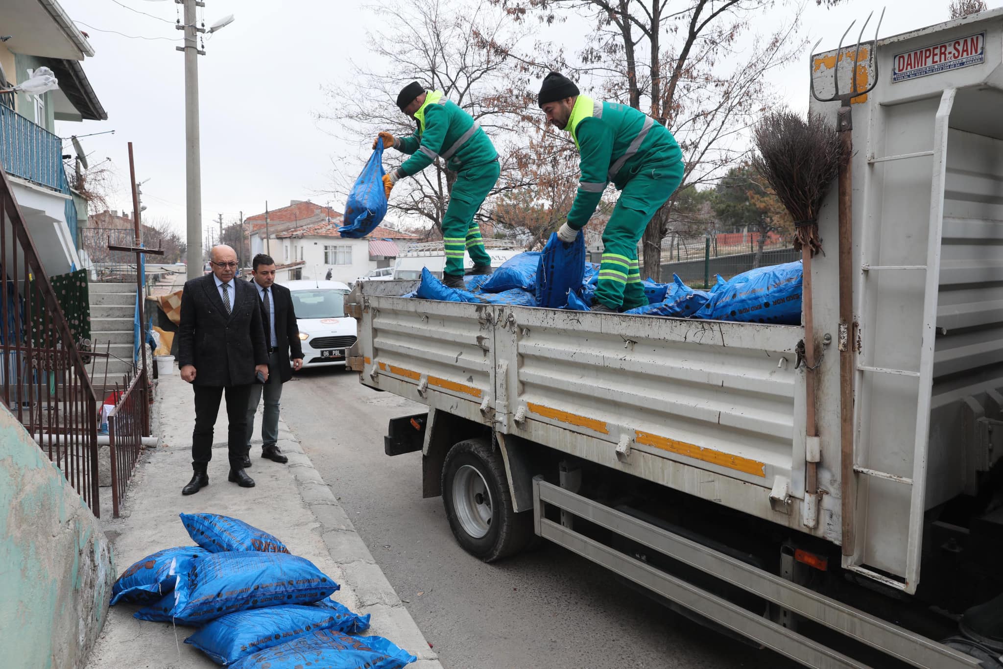 Polatlı Belediyesi’nden kömür yardımı